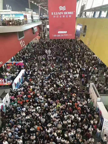 伊恋半年两展，缘何这般自我“折腾”？