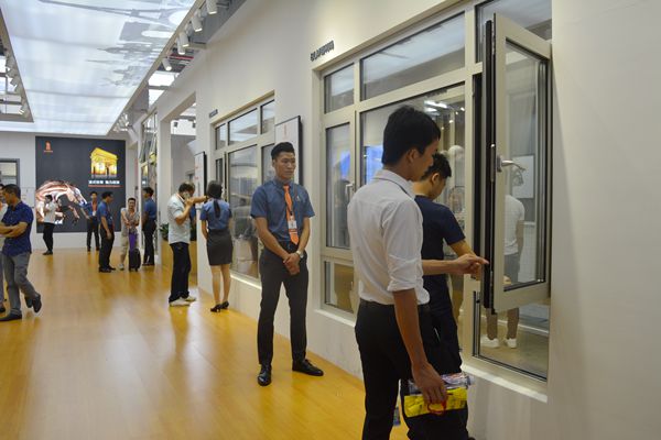 百利玛总经理黄维寿:夯实企业发展基础 打造新概念高品质品牌 百利玛总经理黄维寿:夯实企业发展基础 打造新概念高品质品牌