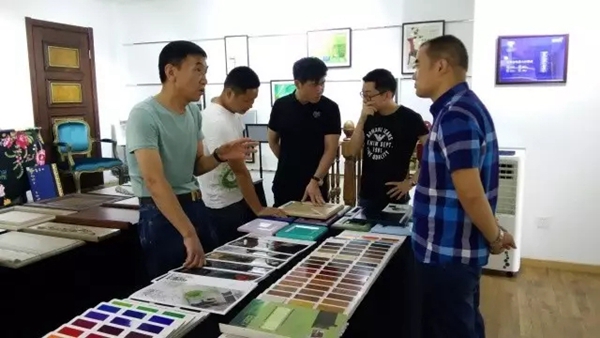 跟着人潮看色彩：全国体验中心资讯速递