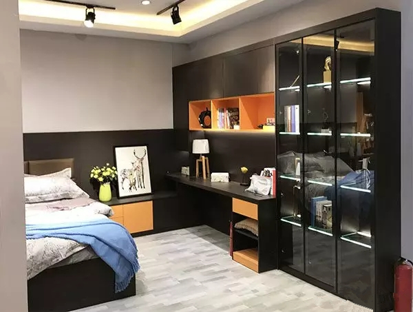 伊仕利家居：从一到全，征战大家居，“橱”彩建博会