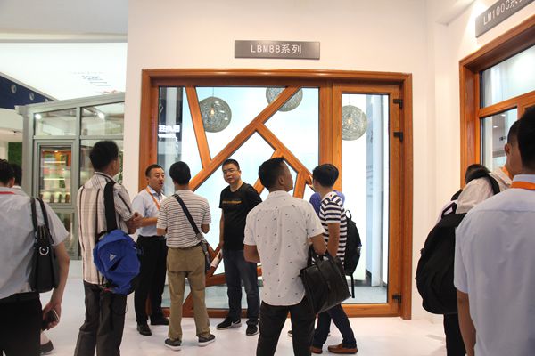 新木缘门窗营销总经理张秀玲：全新系列产品推广 规划全国战略布局 