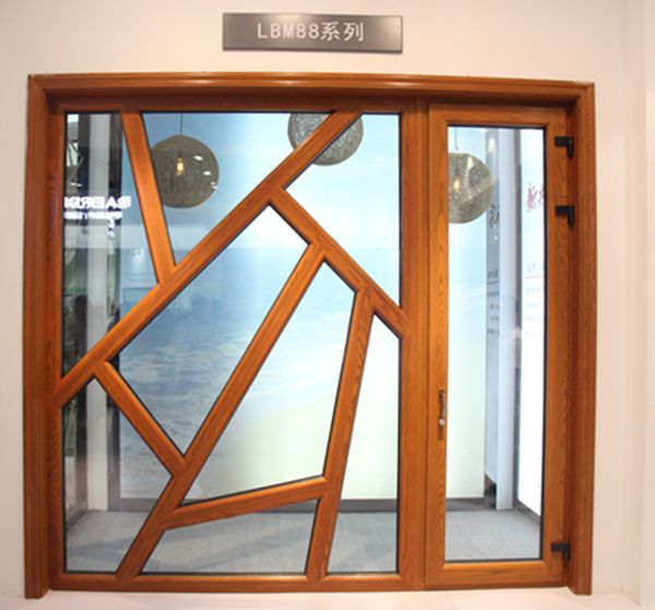 新木缘门窗营销总经理张秀玲：全新系列产品推广 规划全国战略布局 