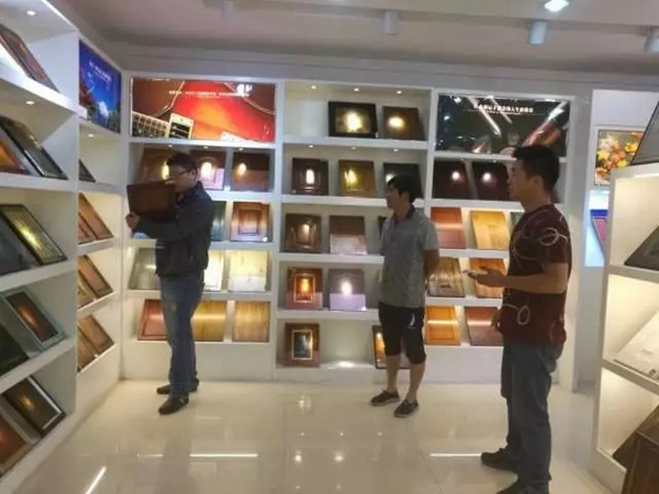 跟着人潮看色彩：全国体验中心资讯速递