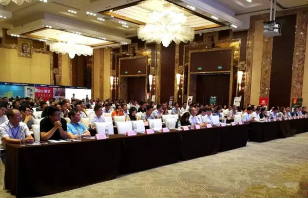 顶立亮相第二届家具产业发展峰会 助推山东家具产业创新升级