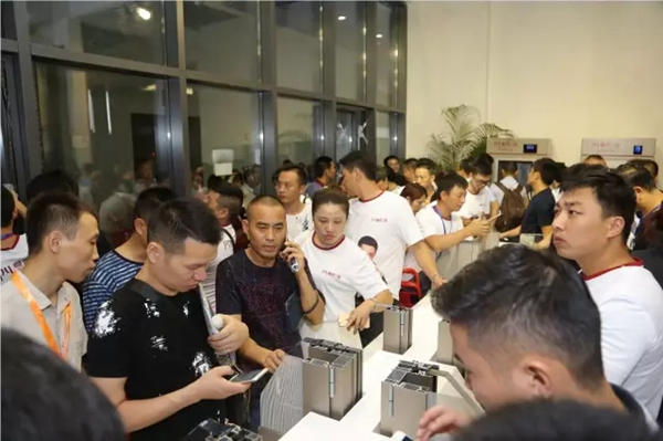聚焦皇派 :“皇尚‘价’到 工厂直销”促销盛宴火辣来袭 聚焦皇派 :“皇尚‘价’到 工厂直销”促销盛宴火辣来袭