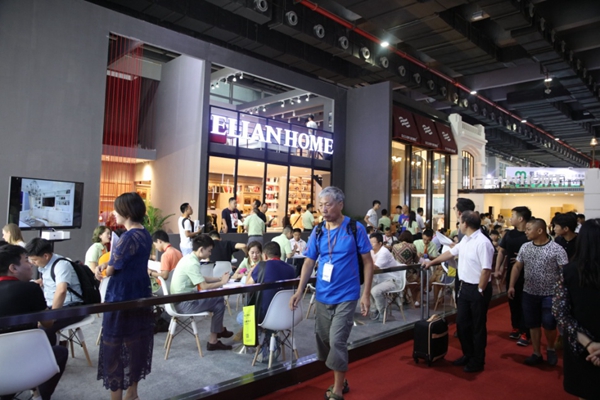 伊恋全屋定制携新品亮相中国建博会(广州)受热捧! 伊恋全屋定制携新品亮相中国建博会(广州)受热捧!