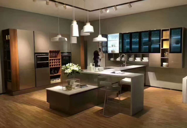 美翻了！建博会上的司米橱柜新品首秀“迷倒”众人