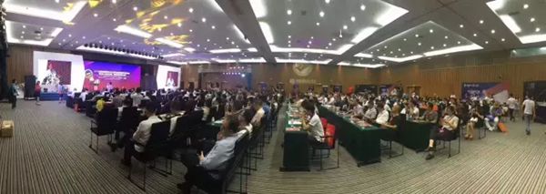 贝克洛荣获“全国铝合金门窗十佳”品牌