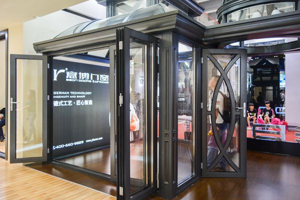 意博门窗销售总监黄涛:细分系统建设专业团队 技术创新研发优秀产品 意博门窗销售总监黄涛:细分系统建设专业团队 技术创新研发优秀产品