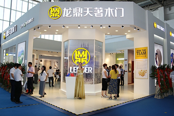 首战告捷龙鼎天著木门展会“处女秀”闪耀绽放