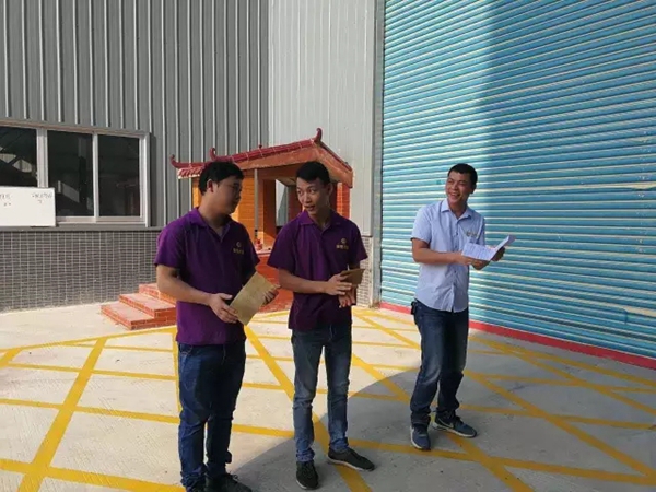 御皇贵族门窗:七月份优秀班组表彰大会及员工动员大会 御皇贵族门窗:七月份优秀班组表彰大会及员工动员大会