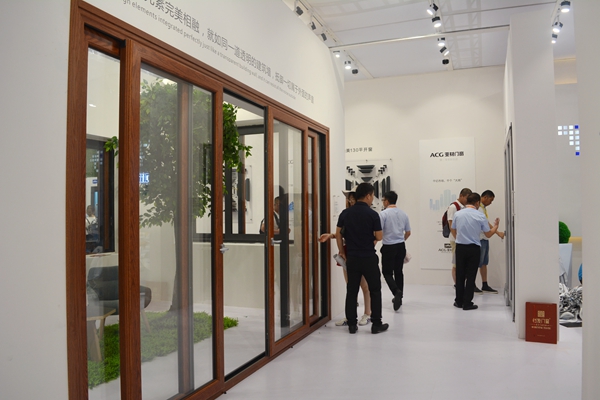 亚材营销总监马学召：迪美三代系列新品亮相建博会，加大力度推广品牌