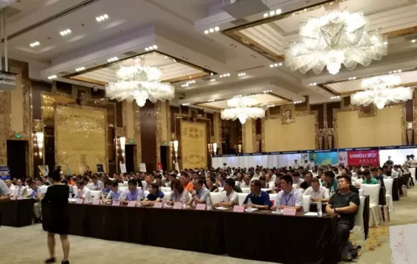 顶立亮相第二届家具产业发展峰会 助推山东家具产业创新升级