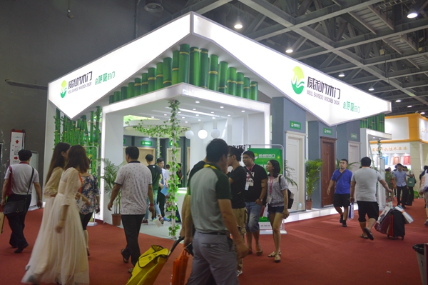 采用天然竹纤维，威利竹木门打造会呼吸的健康之门