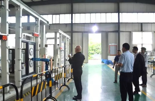 法国建筑科学中心(CSTB)负责人拉吉尔访问智赢门窗