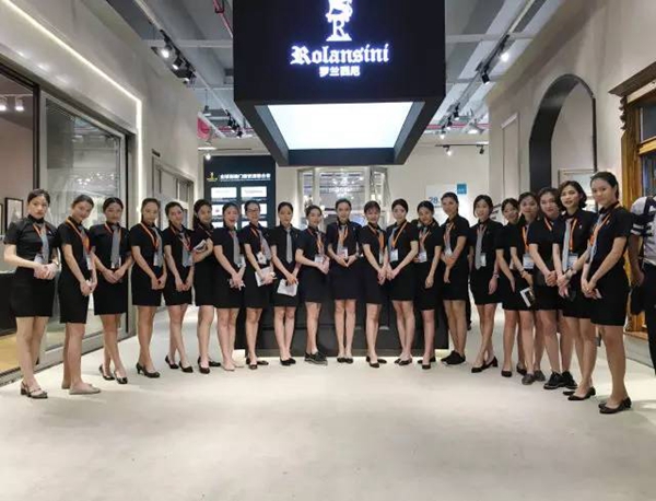 业界神话：建博会罗兰西尼4天招商113家! 