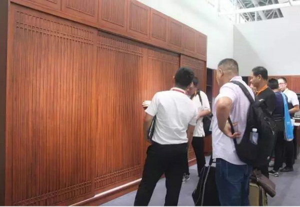 中国建博会（广州）快讯：大信展位人气爆棚