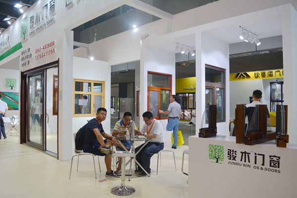骏木门窗副总经理王洪杰：专注高端铝门木门窗产品 提供高品质服务
