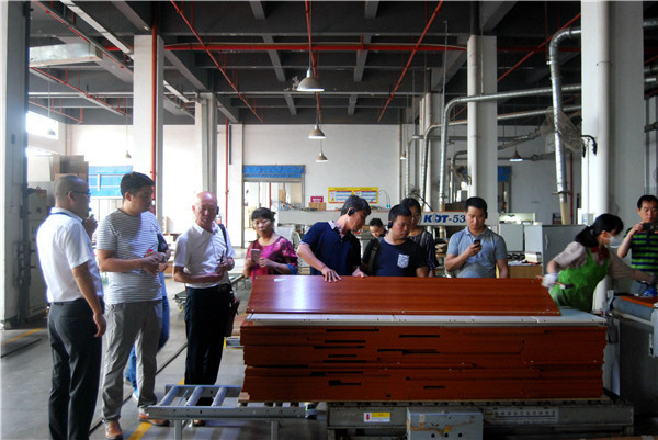 丽博橱柜丨全屋定制：建博会前夕，丽博搞事吸引商机