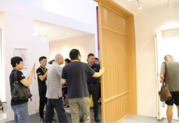 今年的中国建博会(广州),你家木门被“贴条”了吗? 今年的中国建博会(广州),你家木门被“贴条”了吗?