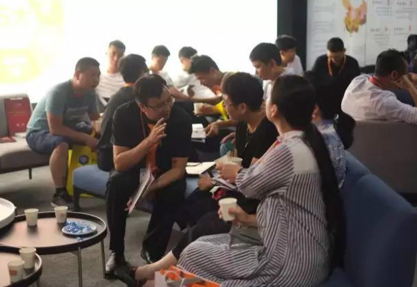 金牌厨柜＆桔家衣柜联合招商，建博会首战告捷！