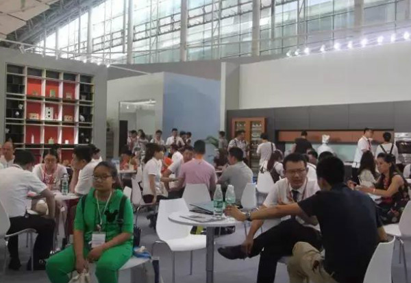 中国建博会（广州）快讯：大信展位人气爆棚
