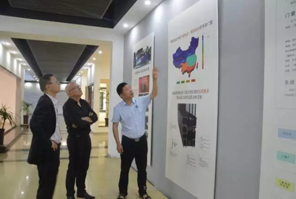 法国建筑科学中心(CSTB)负责人拉吉尔访问智赢门窗