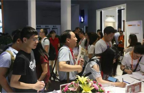 直击中国建博会（广州），欧铂尼木门凭设计称雄！