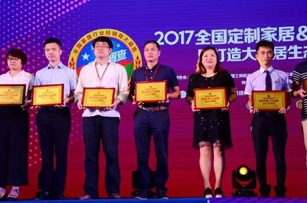 亚材门窗:投资潜力首选的门窗品牌终于曝光了 亚材门窗:投资潜力首选的门窗品牌终于曝光了