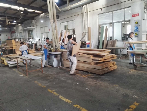 汗流浃背谱新篇——致敬奋斗在生产一线的鑫迪家人们