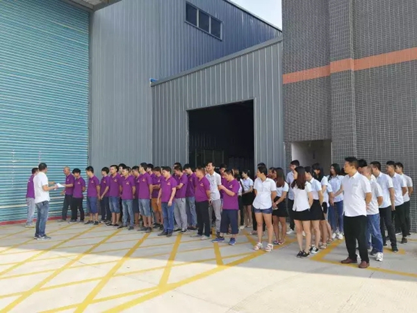 御皇贵族门窗:七月份优秀班组表彰大会及员工动员大会 御皇贵族门窗:七月份优秀班组表彰大会及员工动员大会