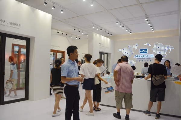 亚材营销总监马学召：迪美三代系列新品亮相建博会，加大力度推广品牌