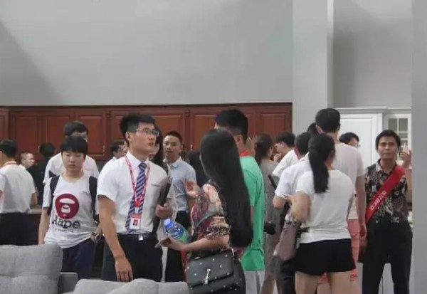 中国建博会（广州）快讯：大信展位人气爆棚