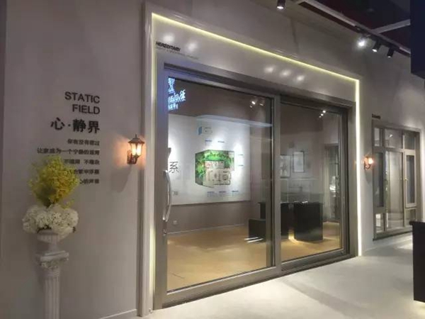业界神话：建博会罗兰西尼4天招商113家! 