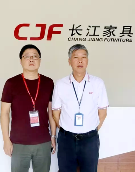 长润发服务万里行 :走进长江家具,坚持不懈的耐心服务赢得客户信赖 长润发服务万里行 :走进长江家具,坚持不懈的耐心服务赢得客户信赖