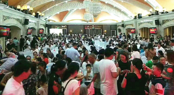 邰正宵助阵卡诺亚“安醛居家星势力”郑州站,引爆签单热潮! 邰正宵助阵卡诺亚“安醛居家星势力”郑州站,引爆签单热潮!