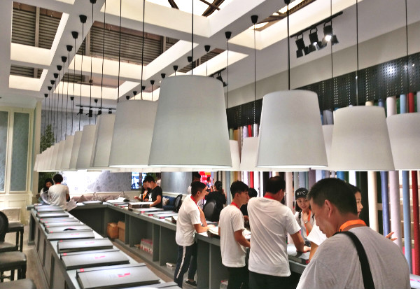 欧典丽轩、诗画江南汪建良：引进国外先进设备，拓展定制服务