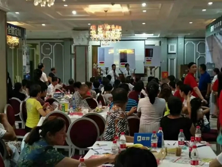 用爱经营 共赢未来 湖北宜都欧亚达经销商王明华夫妇专访 用爱经营 共赢未来 湖北宜都欧亚达经销商王明华夫妇专访
