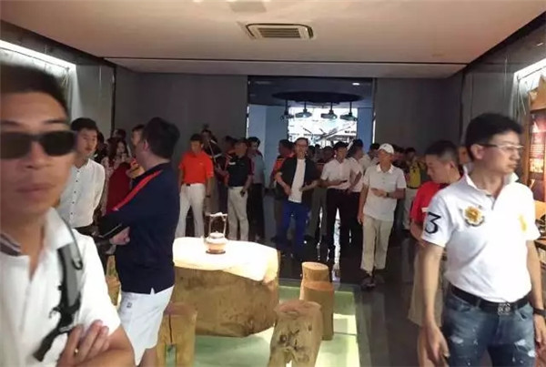 好家居联盟杯金牌厨柜厦门分站赛挥杆开赛 共享健康高端生活