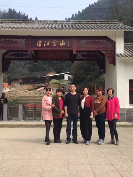 用爱经营 共赢未来 湖北宜都欧亚达经销商王明华夫妇专访 用爱经营 共赢未来 湖北宜都欧亚达经销商王明华夫妇专访