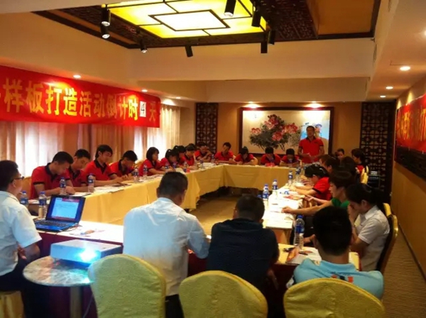 新标定制 明星人物|夫妻店进化论：善扬长避短，出人生事业