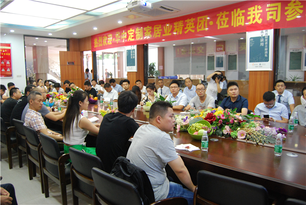 聚焦：华中定制家居业精英团赴简佳铝业·力简木业工厂行