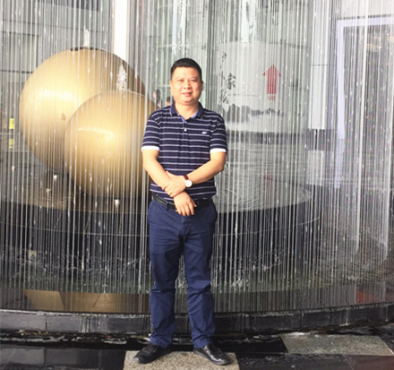 嘉盛木门潘呈煌:主推现代与简约风格,嘉盛以服务赢得市场 嘉盛木门潘呈煌:主推现代与简约风格,嘉盛以服务赢得市场