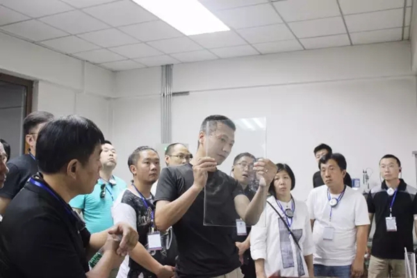 设计师 这些设计大咖 对森鹰青眼有加 设计师 这些设计大咖 对森鹰青眼有加