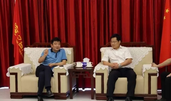 湖北省孝感市委常委、组织部长李端阳一行莅临亿合门窗考察指导 湖北省孝感市委常委、组织部长李端阳一行莅临亿合门窗考察指导
