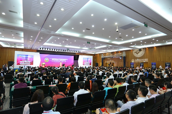 飞宇门窗特别友情支持2017全国铝门窗行业优秀品牌颁奖典礼