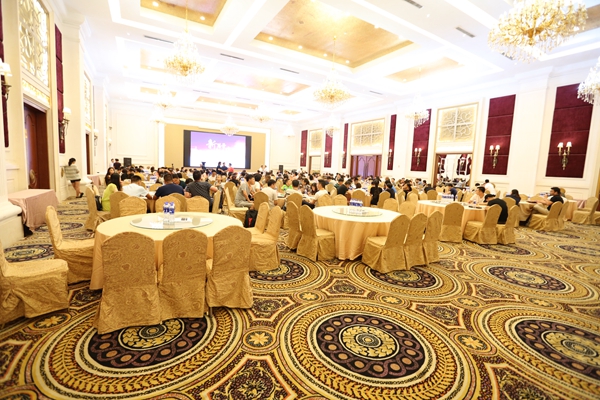 布鲁斯特22周年经销商大会:开启新篇章、新未来 布鲁斯特22周年经销商大会:开启新篇章、新未来