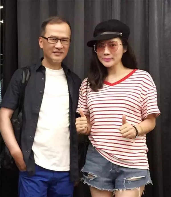 好家居联盟杯金牌厨柜厦门分站赛挥杆开赛 共享健康高端生活