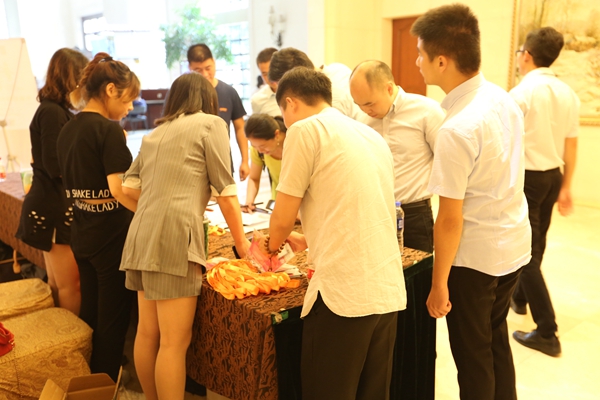 布鲁斯特22周年经销商大会:开启新篇章、新未来 布鲁斯特22周年经销商大会:开启新篇章、新未来