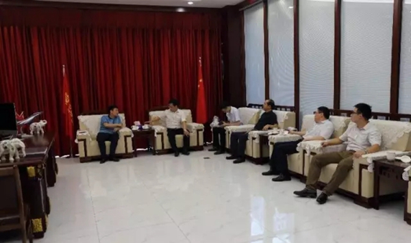 湖北省孝感市委常委、组织部长李端阳一行莅临亿合门窗考察指导 湖北省孝感市委常委、组织部长李端阳一行莅临亿合门窗考察指导